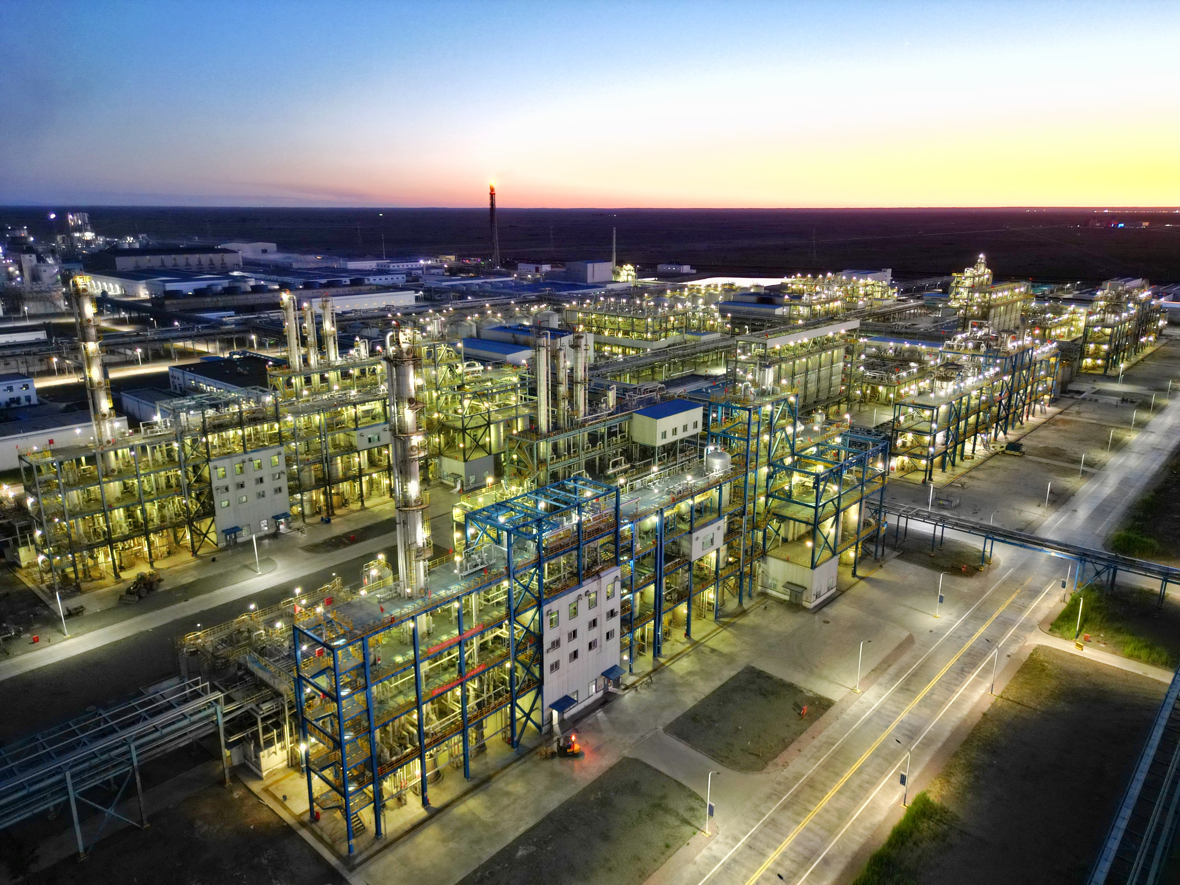 國(guó)泰新華生產(chǎn)區(qū)有機(jī)事業(yè)部及電石事業(yè)部裝置